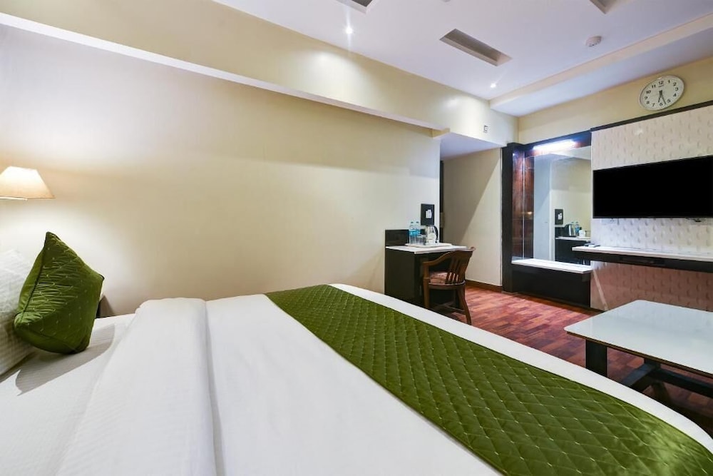 Hotel Geet Deluxe