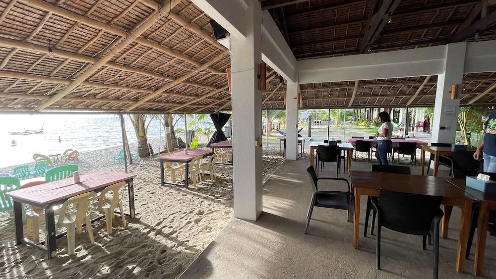 Footprints Beach Resort 59