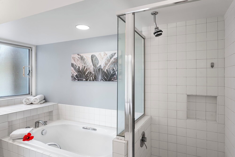 Beautiful Mountain View - Concierge Included - Spacious! - Vrkcv