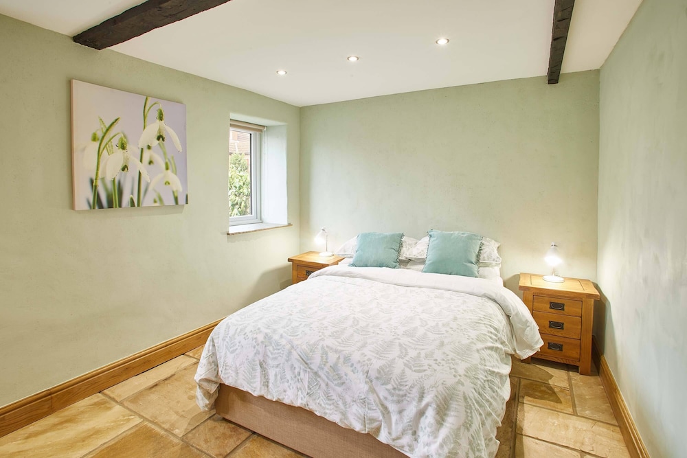 Snowdrop Cottage view 4