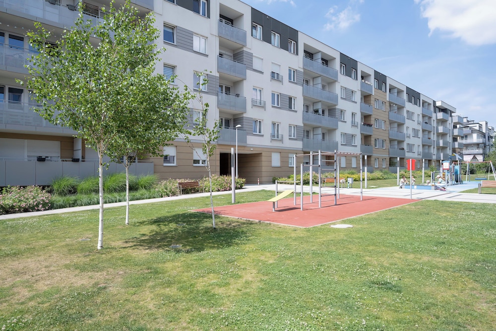 Amazing Apartment for 6 by Renters view 2