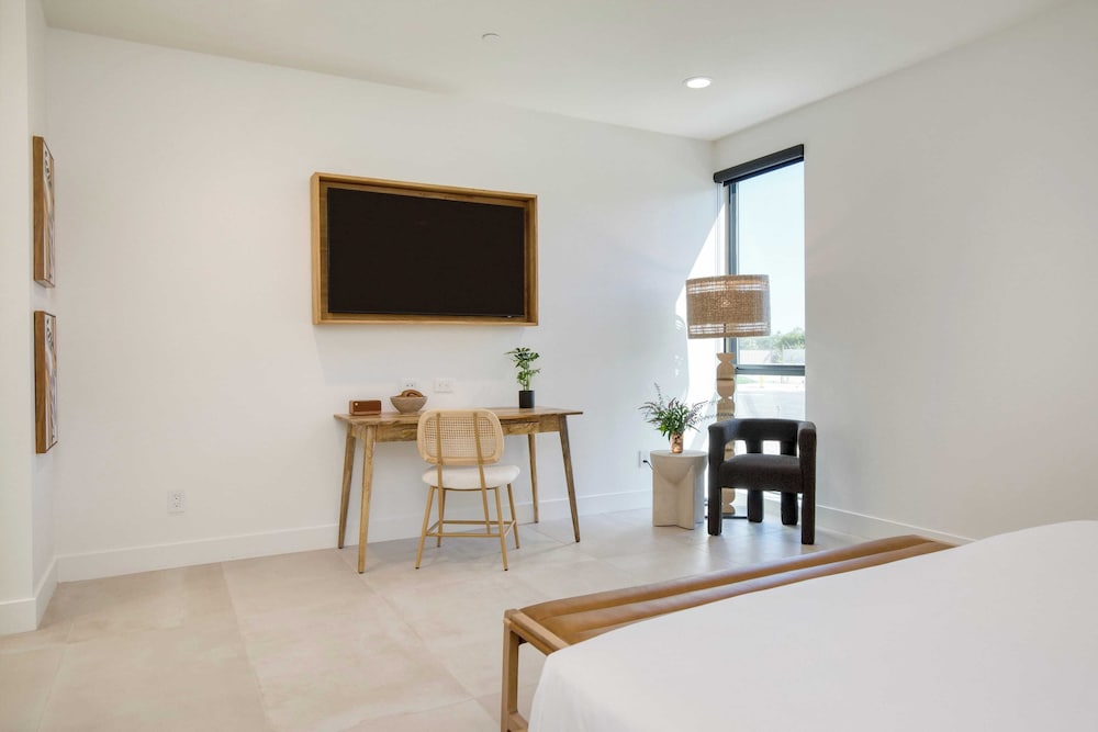 Sleeps 32 2 Villas, Pool, Putting Green+bocce Polo Villas Amara by Avantstay