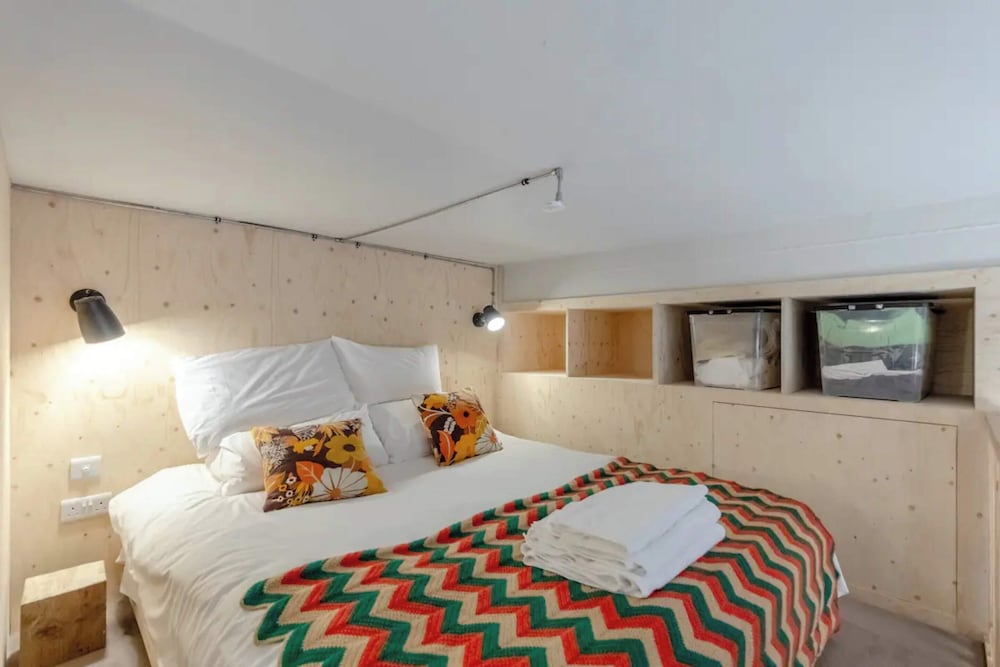 Unique & Bright 1BD Flat - Battersea