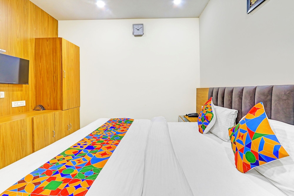 Fabhotel Dharani Grand