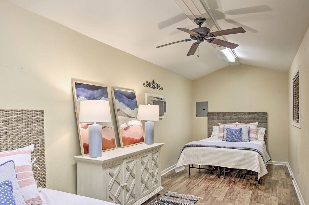 4-season Boathouse, Hot Tub! Guadalupe River Oasis view 5