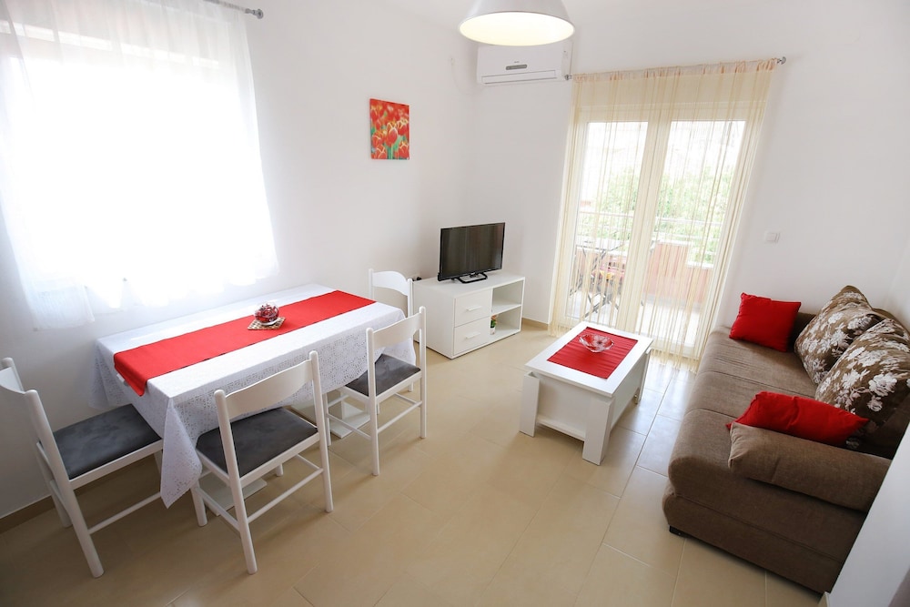 Apartments Kapetan