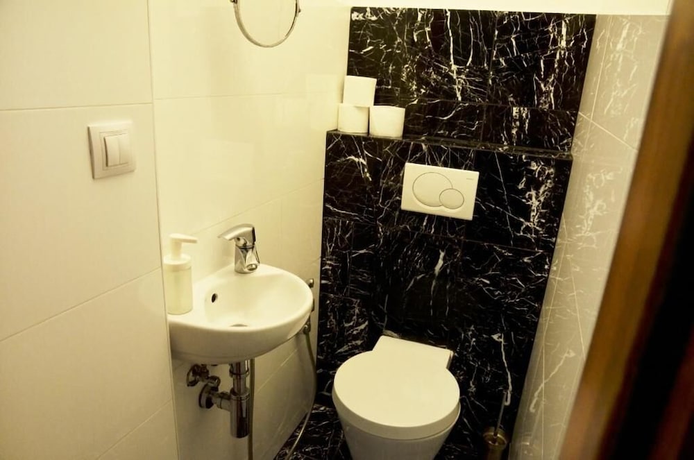 The Republic Garden - Hostel