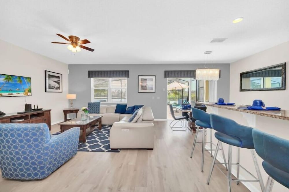 Stunner 6Br W/ South Pool, Lake View & Near Golf