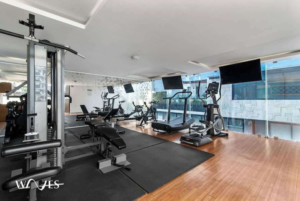 Luminous 1 Br. Steps Away From the Beach