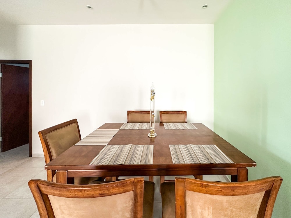 Town Shore Escape 3BR Haven