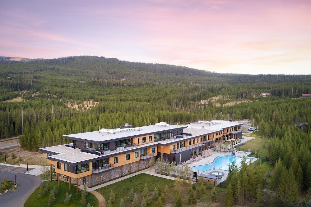 Big Sky Lake Lodge