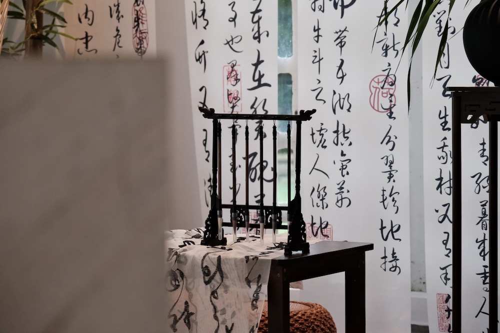 Miyue Shenzhen Tianlu Secret Wild Wizard Holiday Hotel