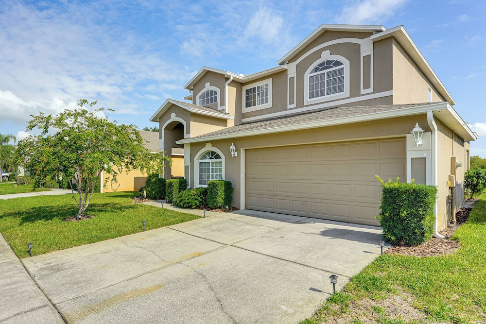 Pool, Games + Family Fun! Davenport Home by Disney