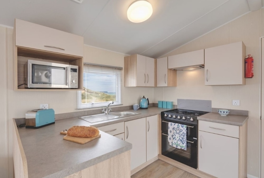 Stunning 6 Birth Caravan in Skegness, Herons Mead view 3