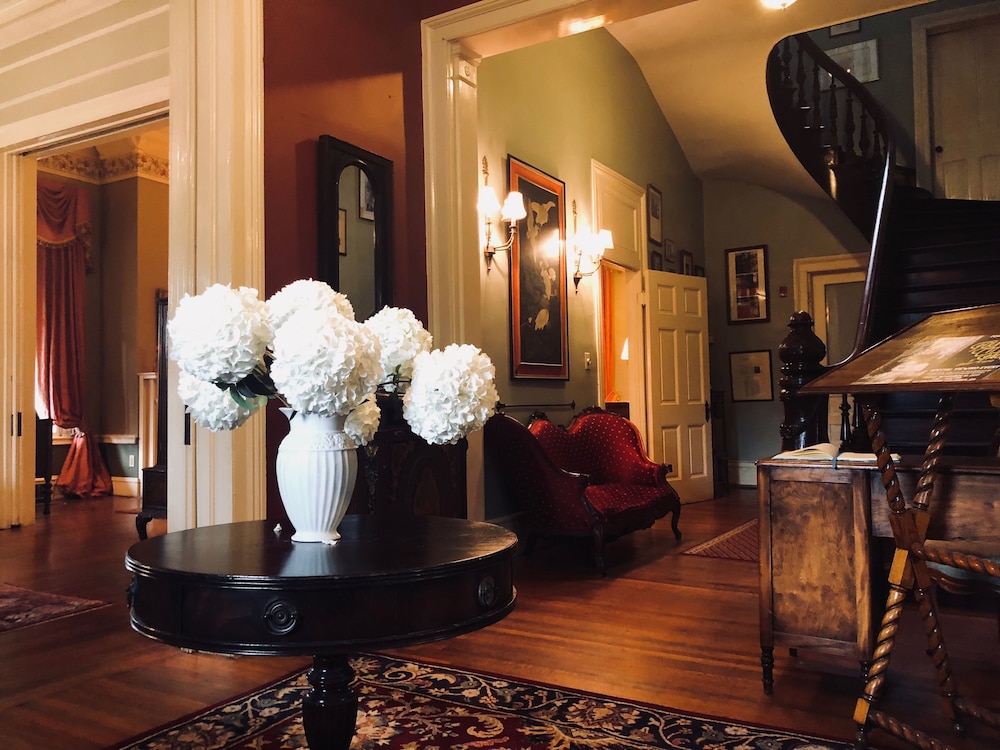 Columbus Vacations - Rothschild-Pound House Inn - Property Image 20