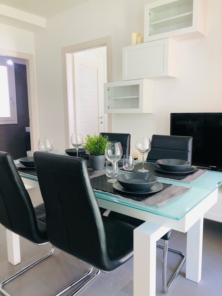 The Italian Home
