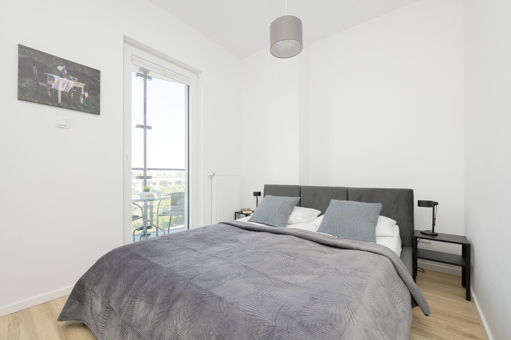 Studio With Balcony Wola by Renters view 4