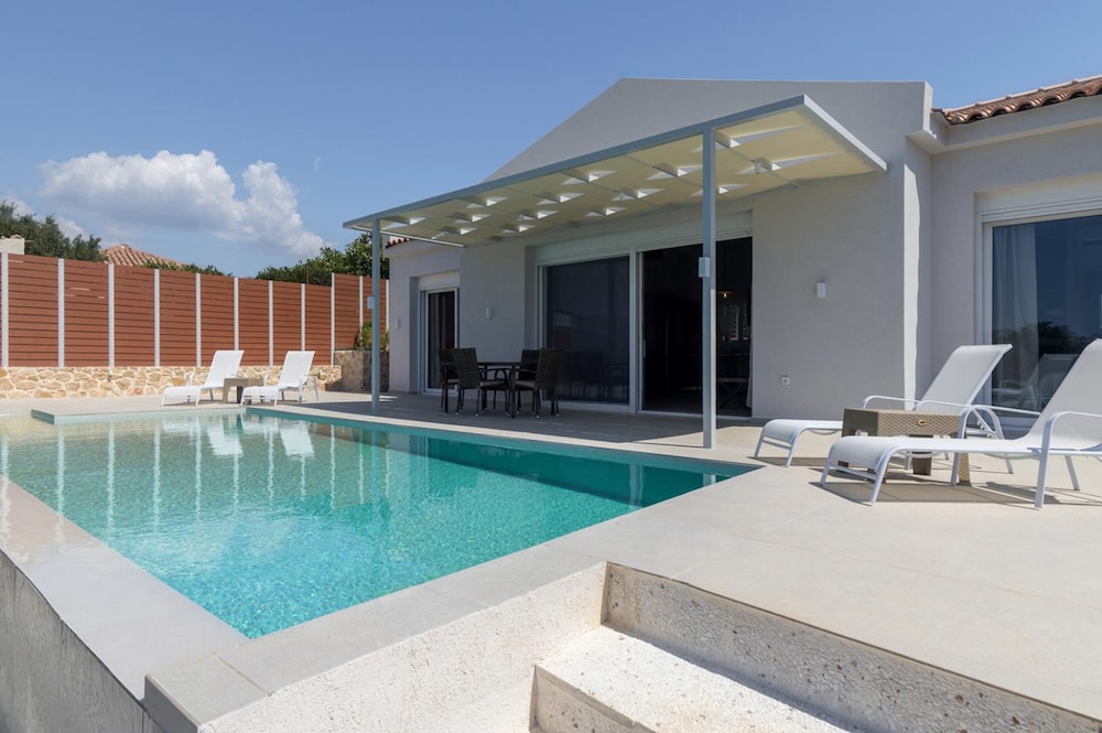 Casa di Pietra With 2 Bedrooms and 3 Bathrooms