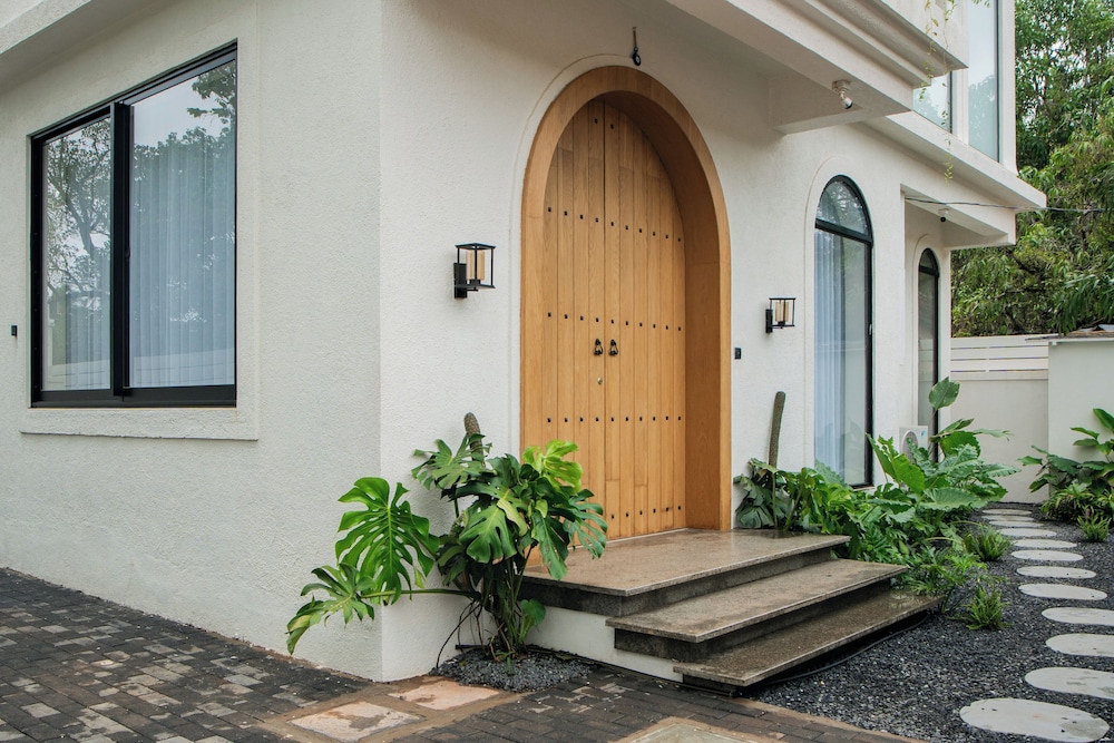 ELIVAAS Ekam | Luxe 4 BHK Villa With Pvt Pool & Patio