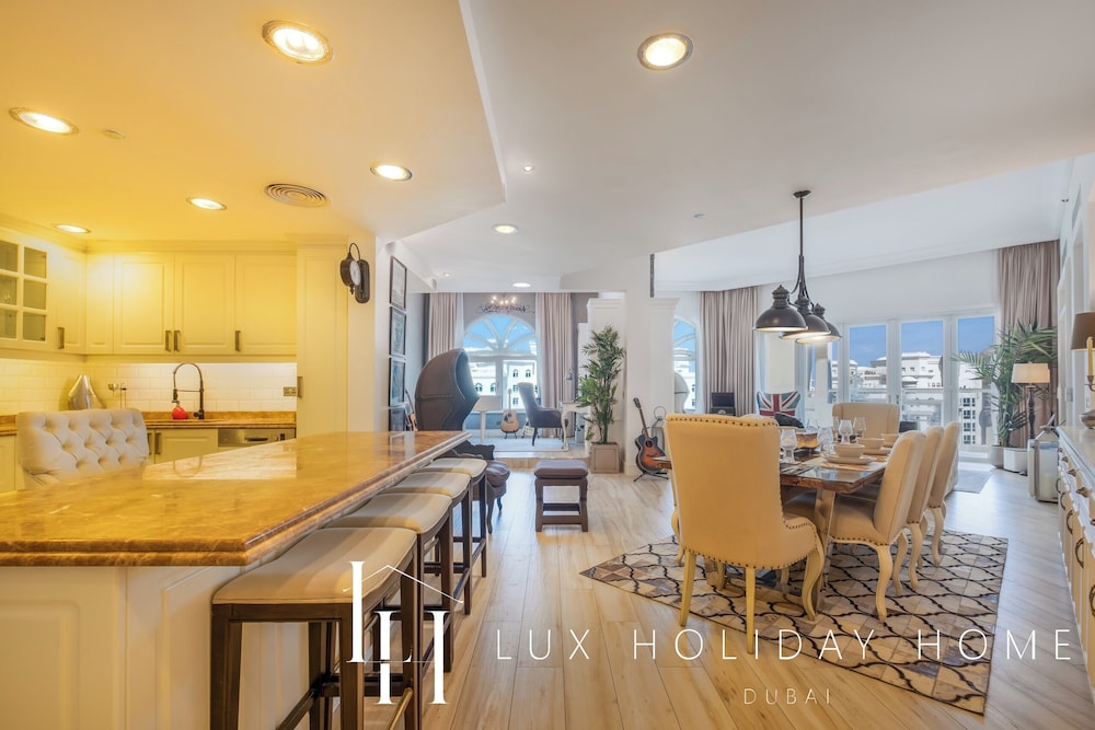LUX The Shoreline Sea View Suite