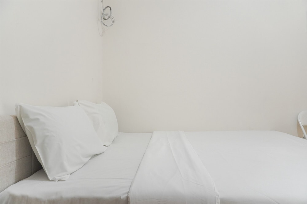 Homey And Minimalist Studio At Loftvilles City Apartment