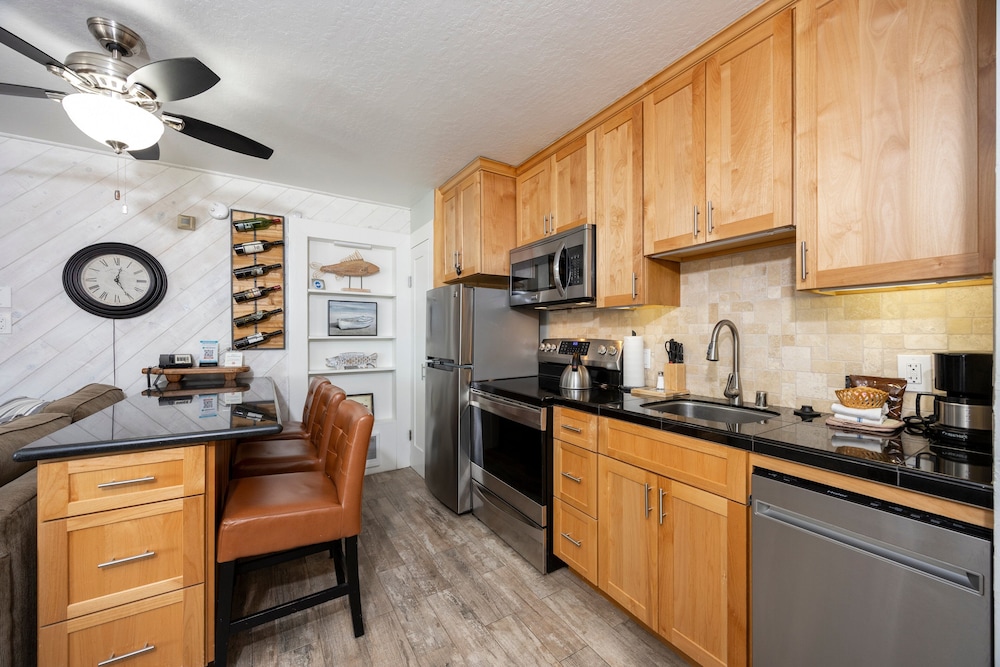 125 Bldg B Condo