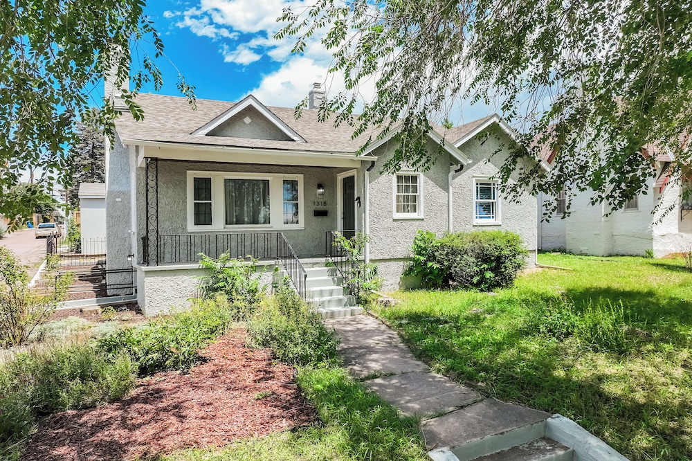 1318 E Pikes Peak