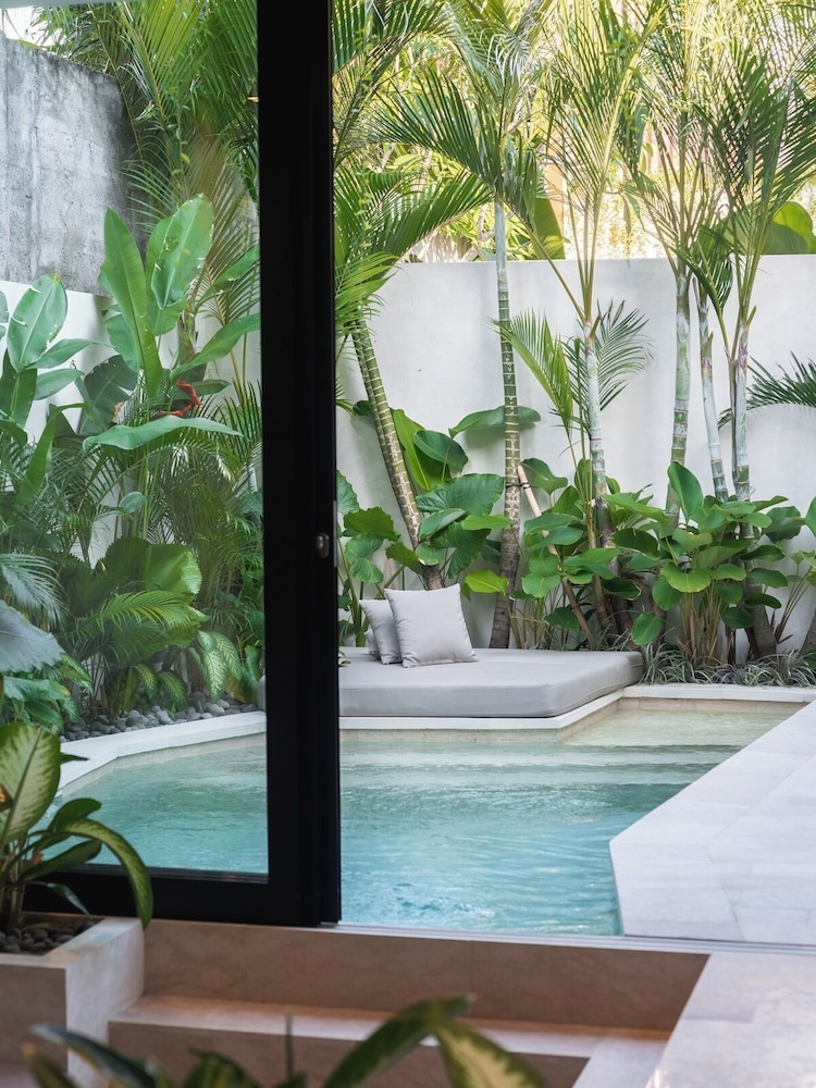 Blacksand Villas Echo Beach