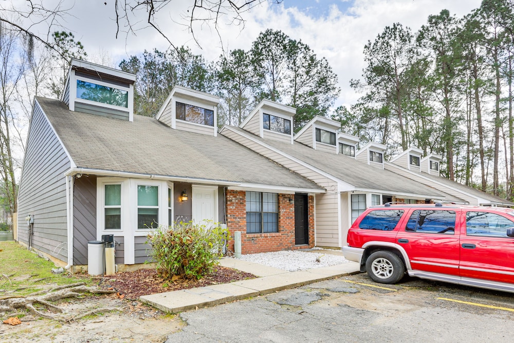 Updated Tallahassee Townhome: 3 Mi to Downtown! view 5