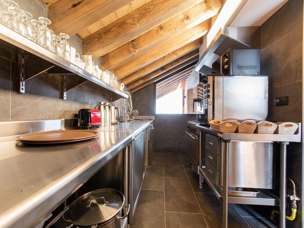 Vanoise Chalet in Prime Location