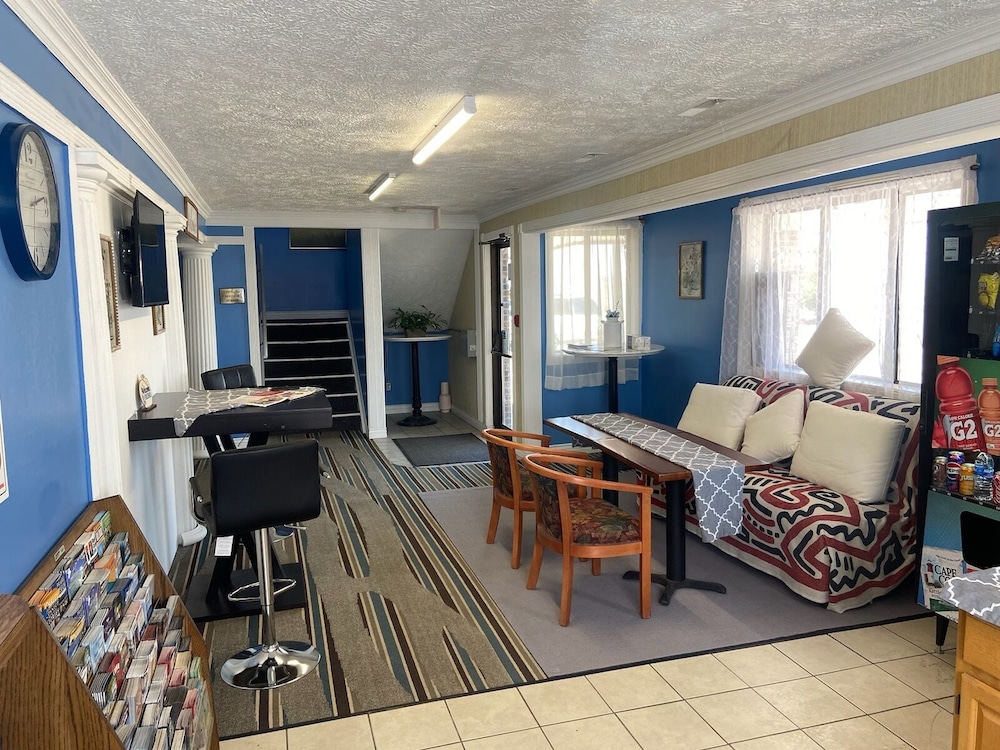 Coyote East Motel