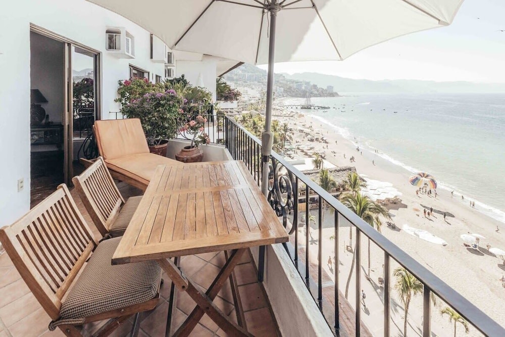Ocean View 2Br Condo-balcony-beach-pool - 908