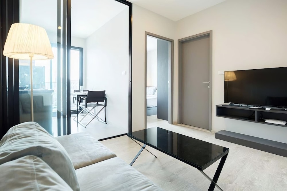 Near The Beach and Best Pool - Great Location