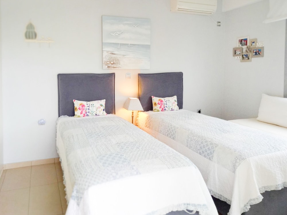 Elegant Maisonette Garden near Beach view 2