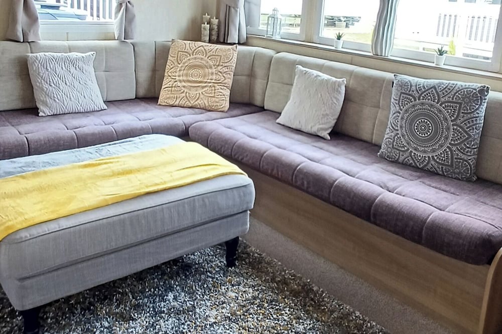 Luxury Family Lodge, Decking, Parking, Tattershall