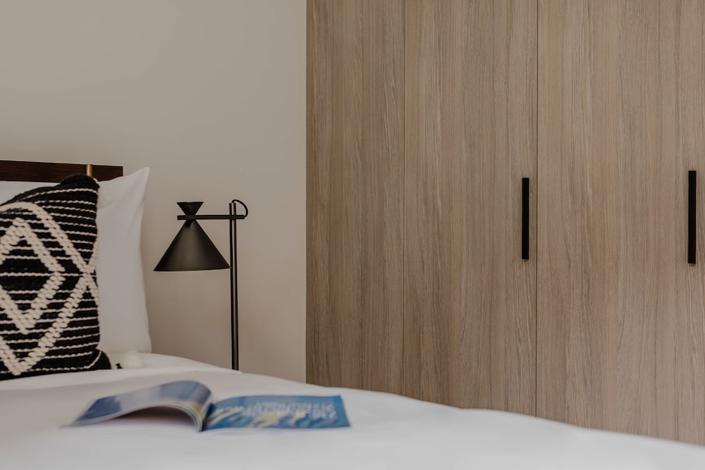 Sosuite One Bed Apt Accessible w Rooftop Gym Laundry