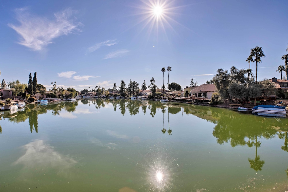 Modern Tempe Condo w/ Pool Access  4 Mi to ASU - Property Image 11