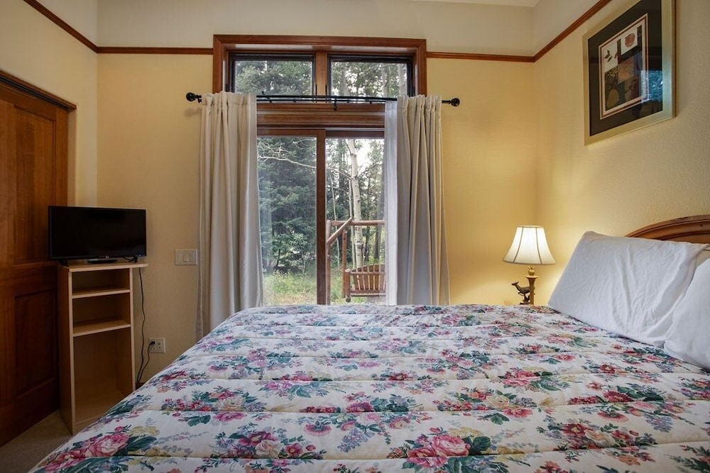 Streamside Lane 4 Bedroom Home