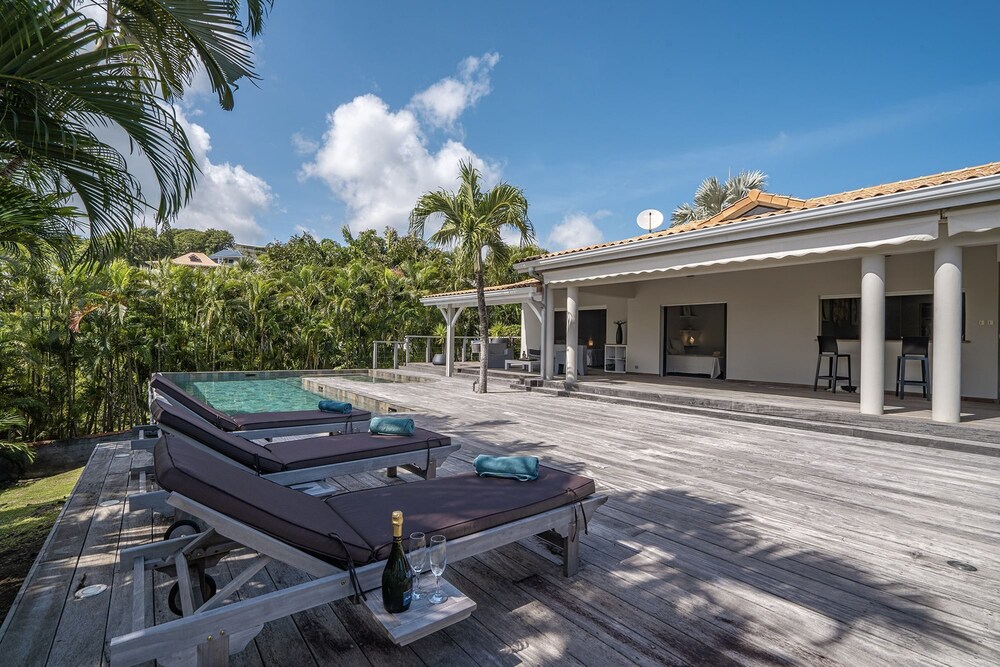 Villa Cactus in Le Fran ois view 4