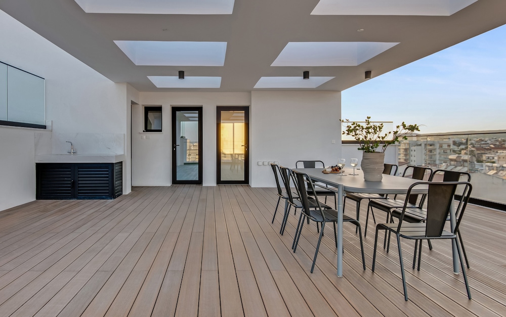 Sanders Crystal 2 Limassol