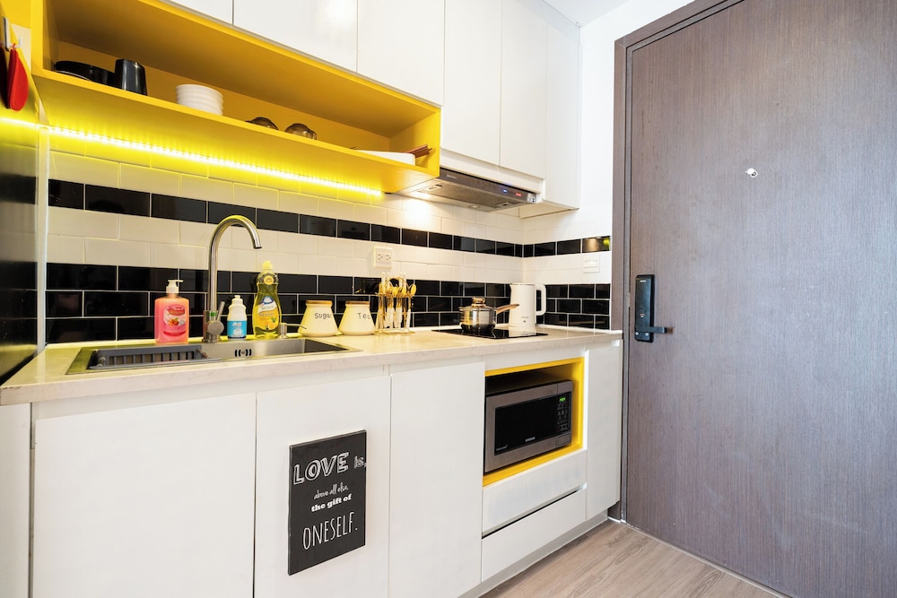 Annie Apartment - Rivergate Resident