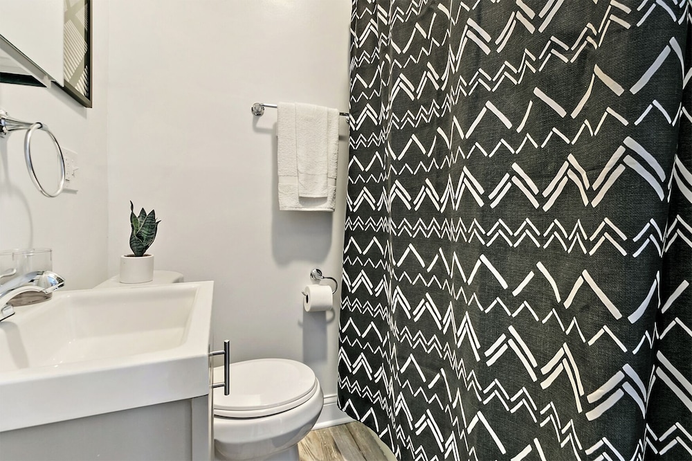2BR in Prime Location - Grace 09-2