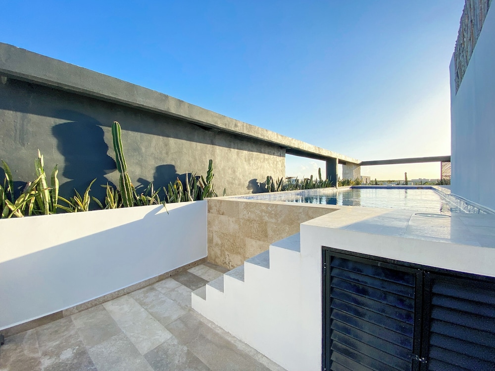 Private Pool Balcony in Aldea Zama