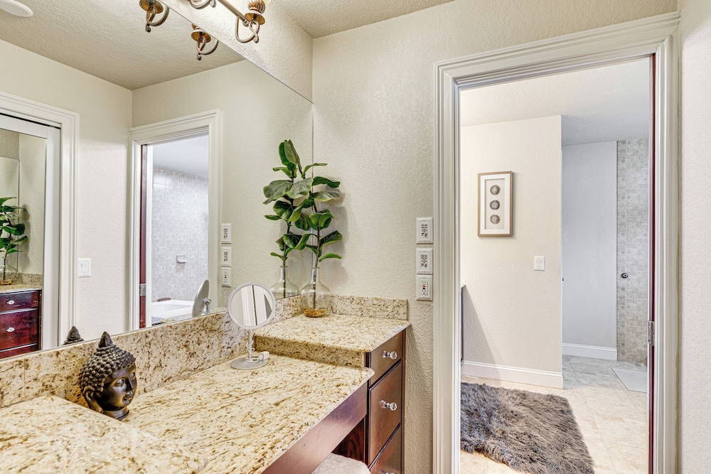 6 Mi to Beach: Family Oasis w/ Pool in Cape Coral