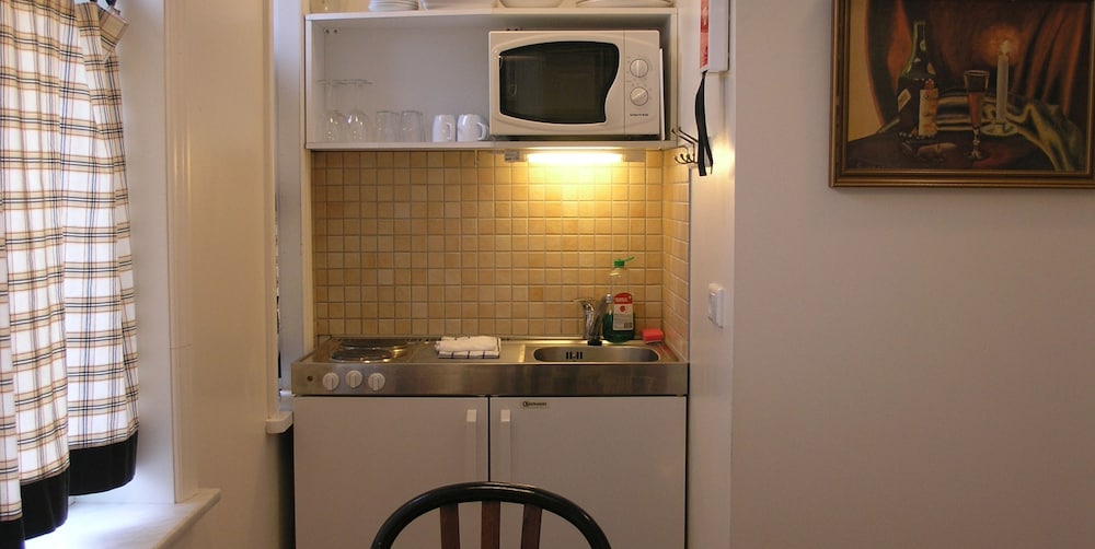 Three Sisters Studio Apartments