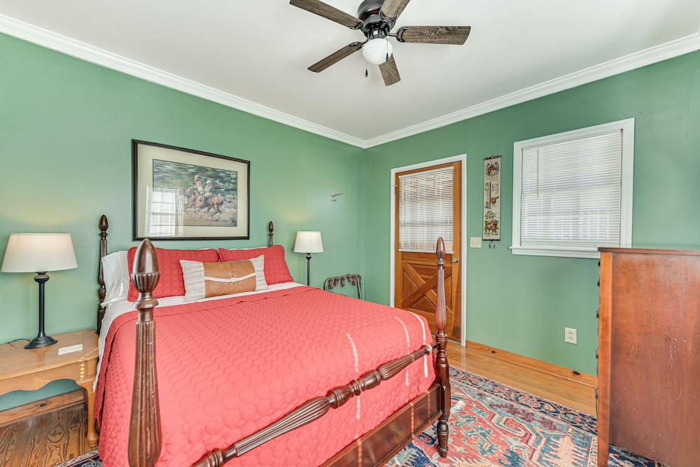 Countryside Cabin Rental ~ 10 Mi to Wadesboro! view 2