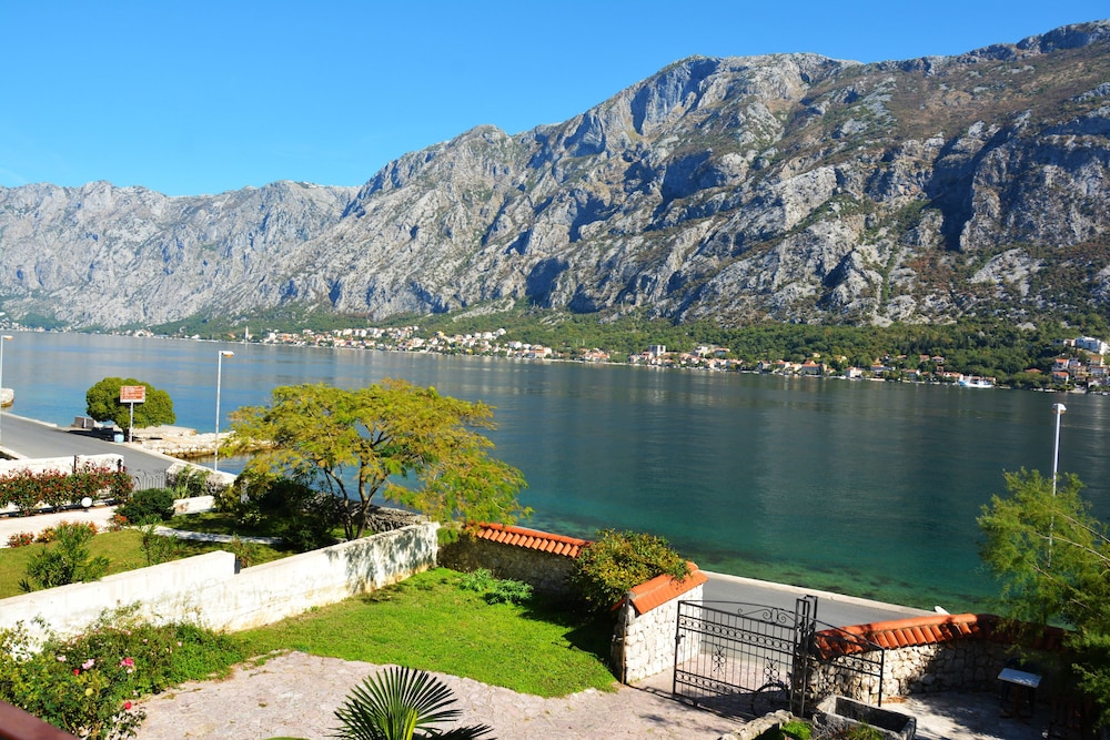 Apartments Cirkovic