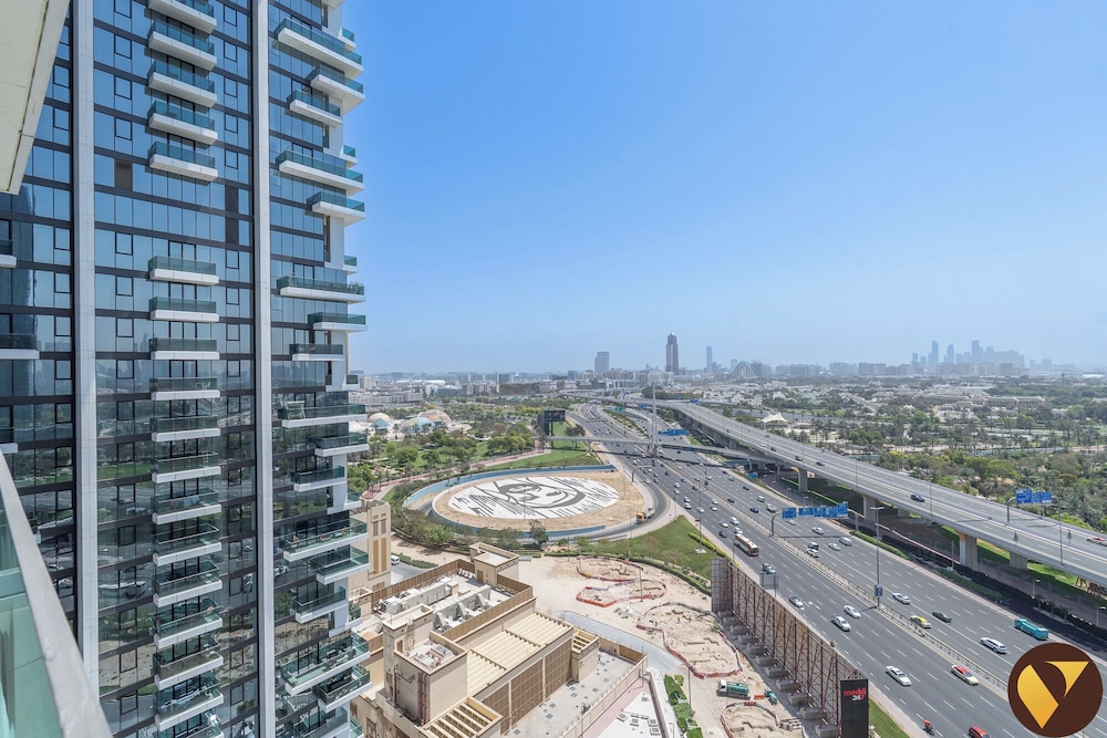 Vogue Near Metro Park & Dubai Frame