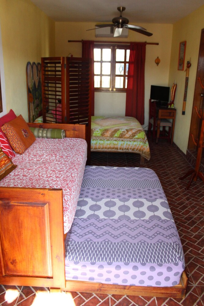 Room in B&B - Cancun Guest House 2