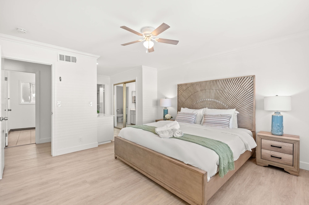 734 Glendora in Glendora